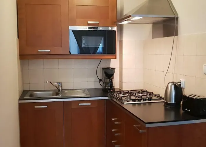 Old מלון דירות 2*